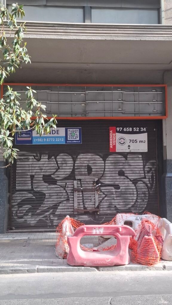 Arriendo local en calle Agustinas Santiago Centro publicado en marketplace chile.