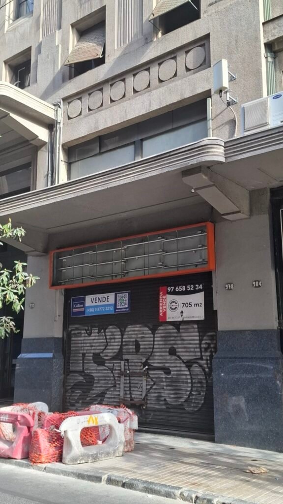 Arriendo local en calle Agustinas Santiago Centro publicado en marketplace santiago.