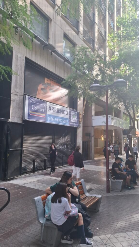 Local en arriendo en Paseo Huérfanos, Santiago Centro, publicado en Marketplace Santiago.