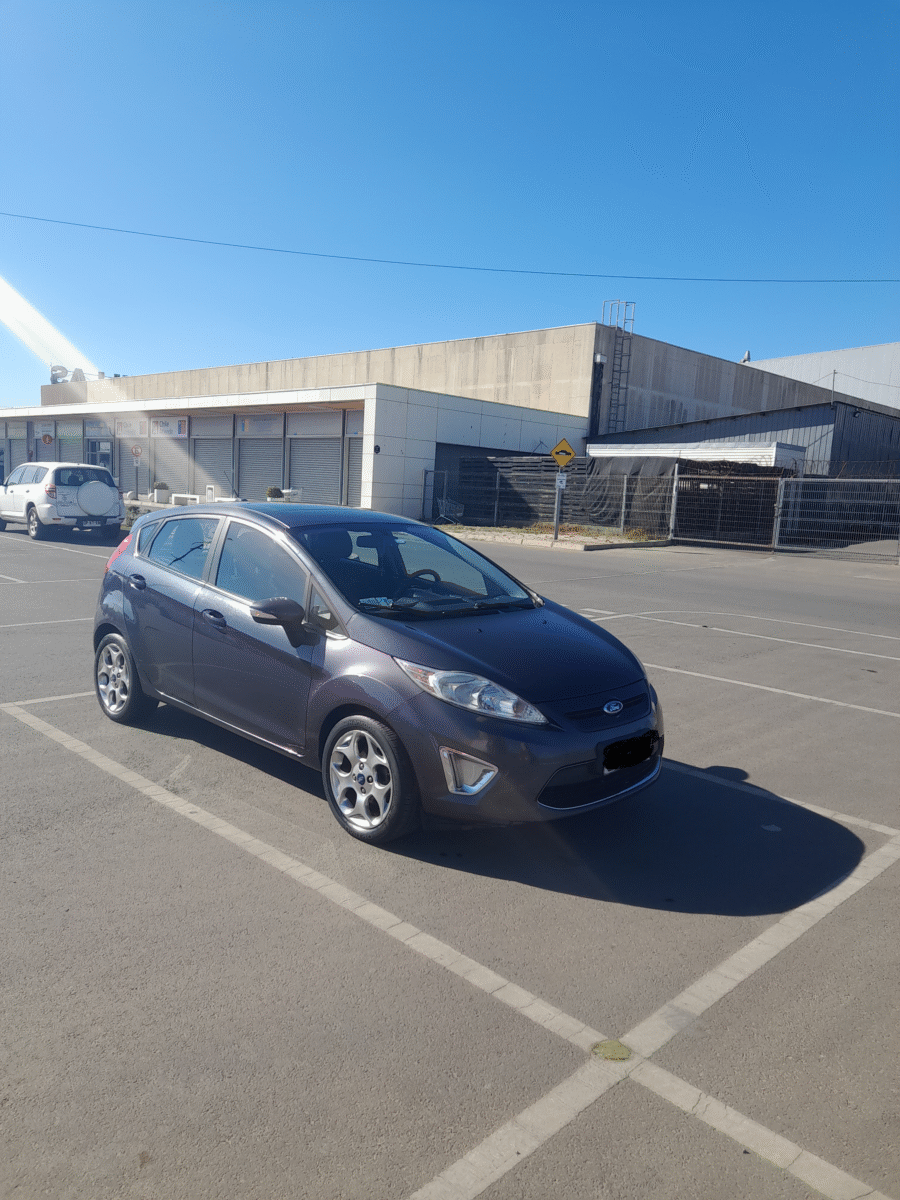 FORD FIESTA TITANIUM, AÑO 2013, MOTOR 1600 CC. (Económico)