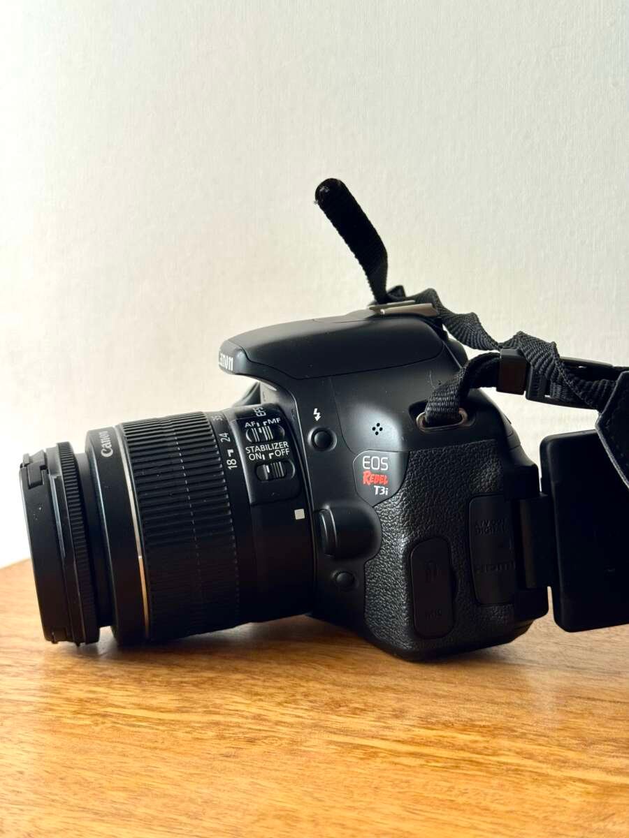 Canon Eos Rebel T3i + lente 18-55 + bolso (lista para usar)
