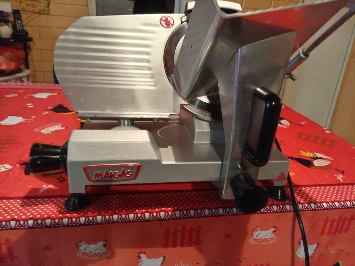 Vendo máquina laminadora de Cecinas