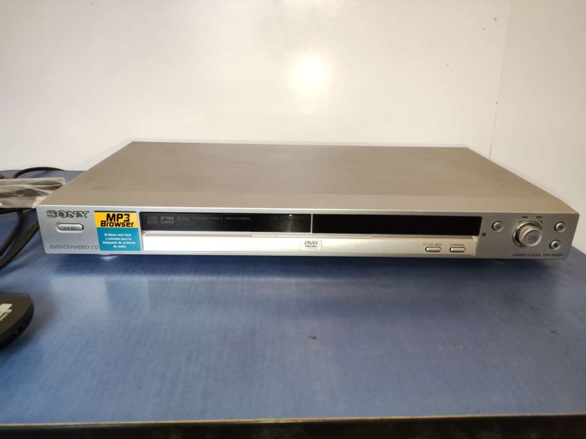Reproductor de DVD Sony DVP-NS325 [Uscado]