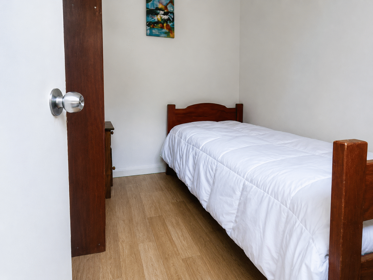 Arriendo de piezas amobladas, tranquilidad, Santiago centro.