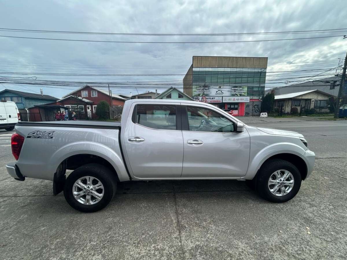 SE VENDE  NISSAN NAVARA  AUT  LE 2023