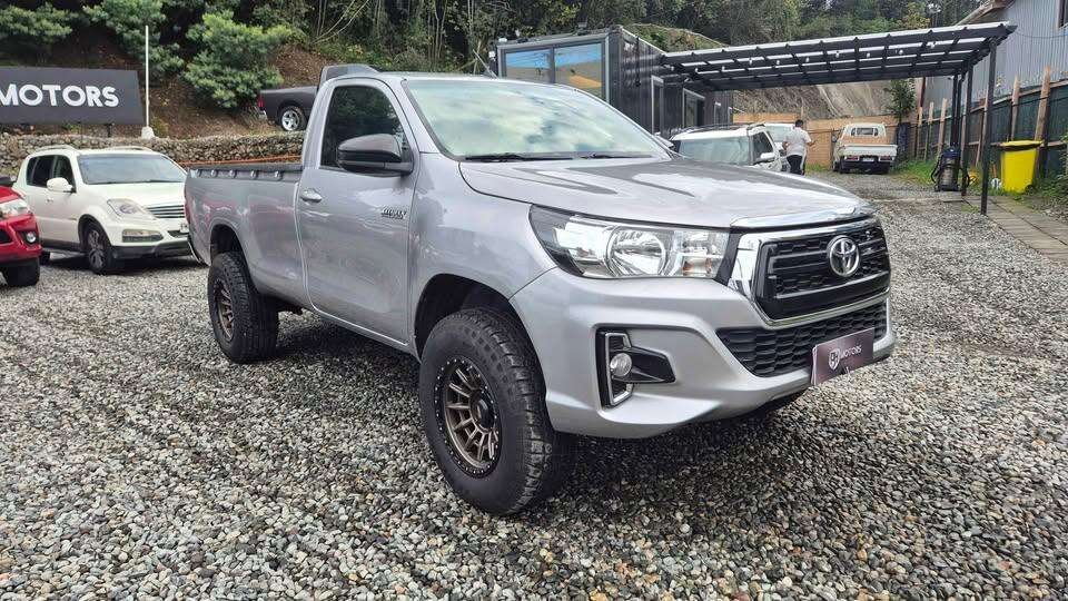 Se vende camioneta Toyota  Cabina simple 4×4 208